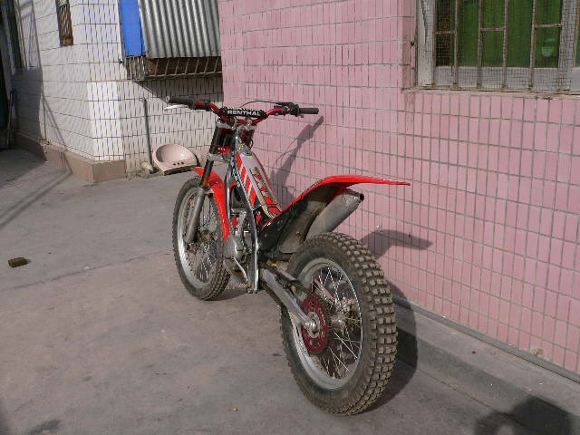 讓 GAS GAS 280 2001年式