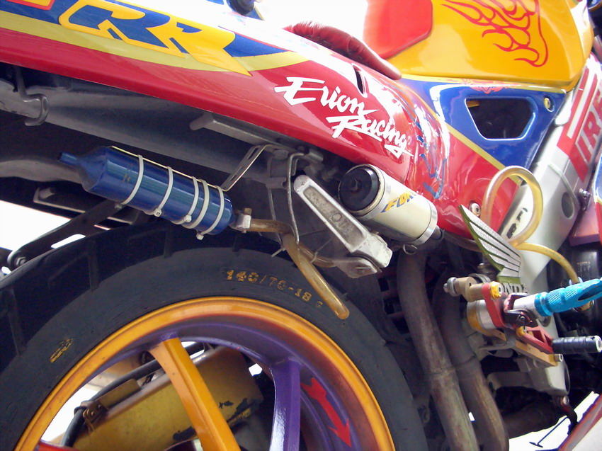 [原创]代友出售精神VFR40０CC跑车