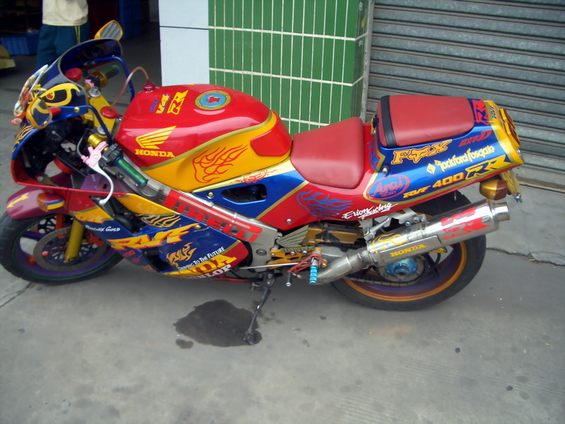 [原创]代友出售精神VFR40０CC跑车