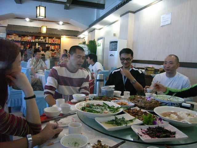 祝愿东莞会长等人西藏摩托行一路顺风(已经上美丽照片)