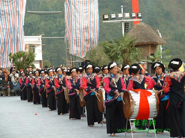 [推荐]    《 长街宴 》