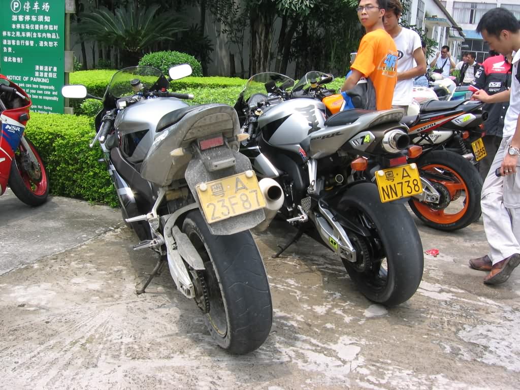 Ukh21SNH.jpg