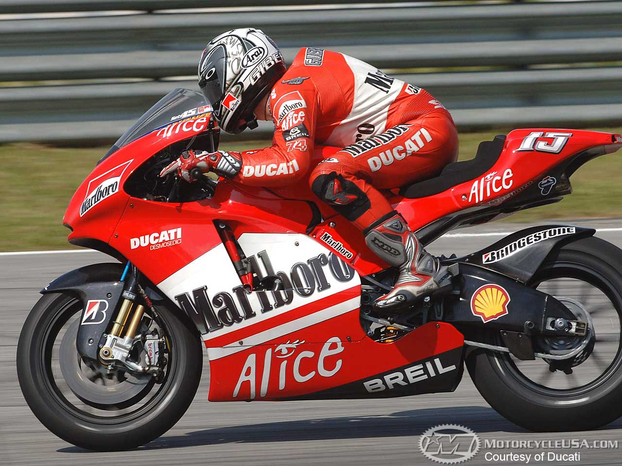 [转帖]MotoGP发生严重事故 罗西夺冠梅兰德里一度昏迷