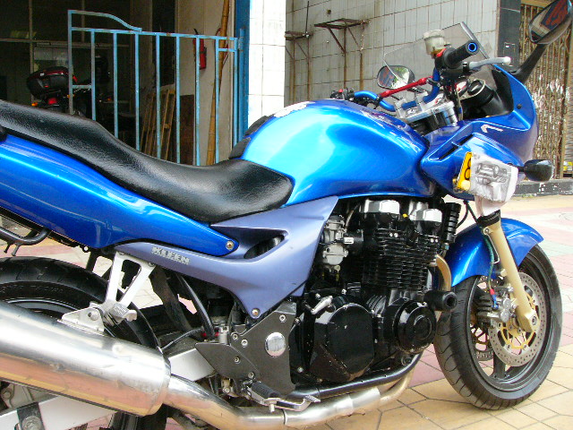 帮朋友卖车KAWASAKI--02年的ZR-7S
