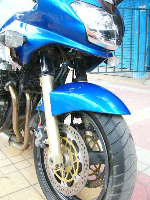 帮朋友卖车KAWASAKI--02年的ZR-7S