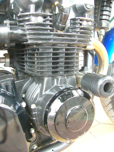 帮朋友卖车KAWASAKI--02年的ZR-7S