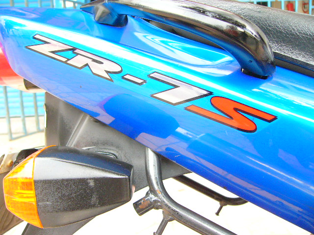 帮朋友卖车KAWASAKI--02年的ZR-7S