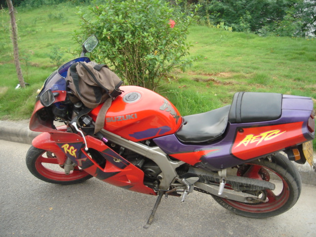 01牌RGV125一台