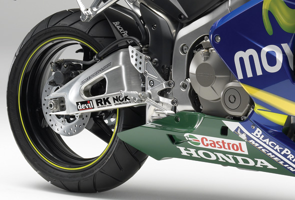 2006CBR600RR MOVISTAR 花
