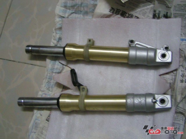 03年的ZX纯水前避震(金叉)和一对19前避震