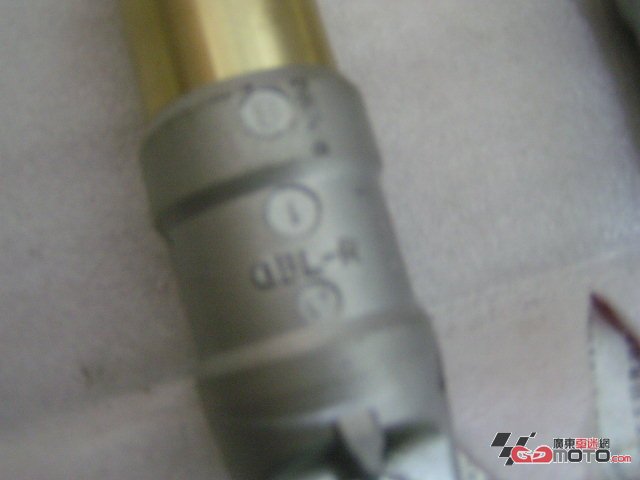 03年的ZX纯水前避震(金叉)和一对19前避震