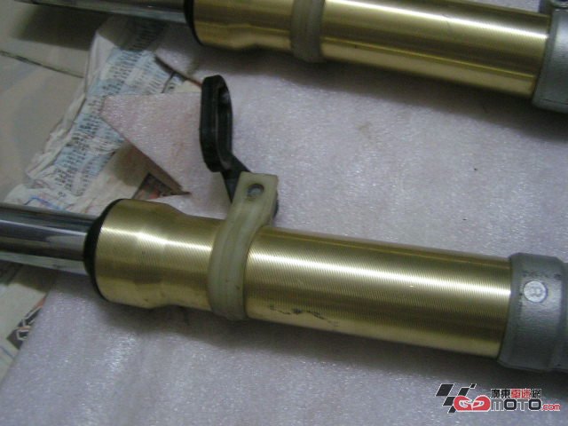 03年的ZX纯水前避震(金叉)和一对19前避震