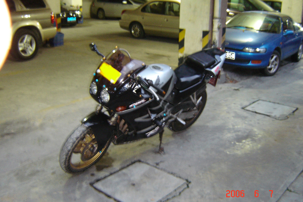 俺的车车，CBR17，（2006进化版）