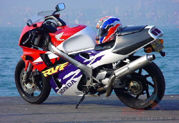 RVF 400 R主要技术数据 (NC35期)