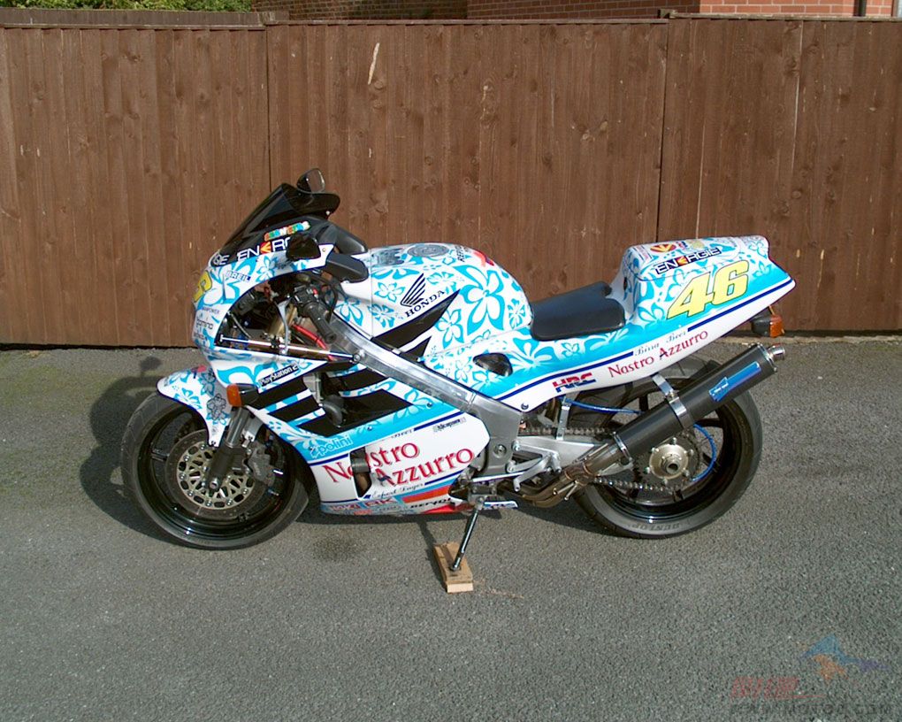 RVF 400 R主要技术数据 (NC35期)