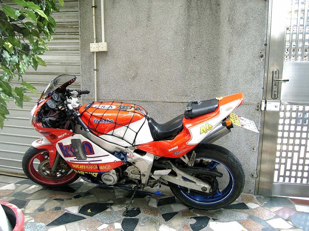 广州地区放雅马哈FZR400