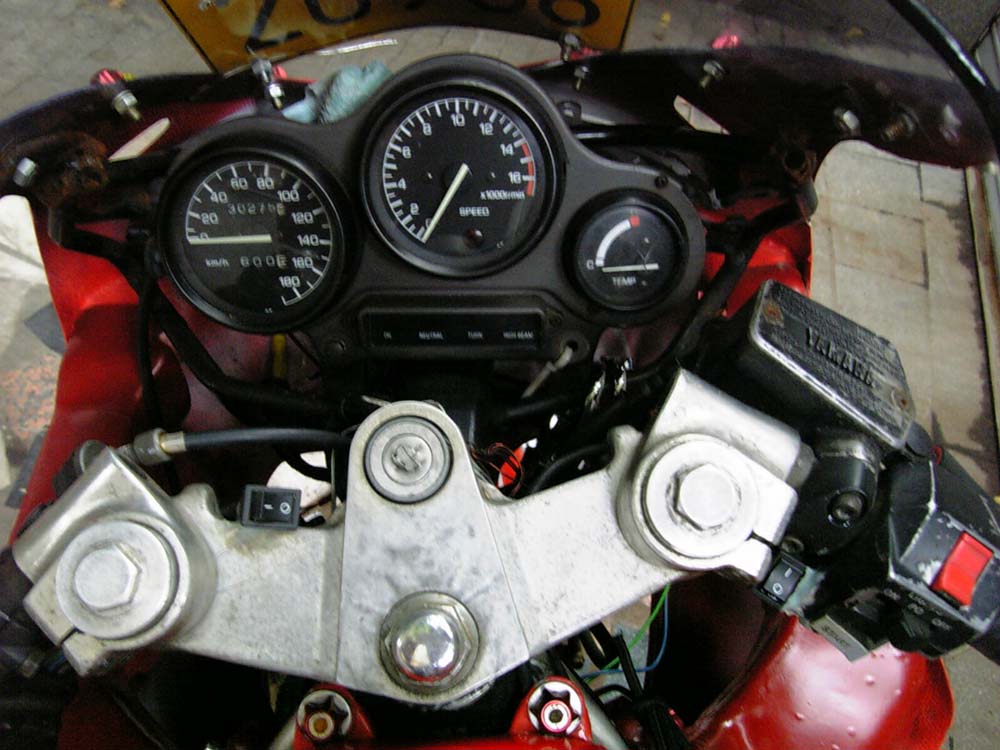 广州地区放雅马哈FZR400