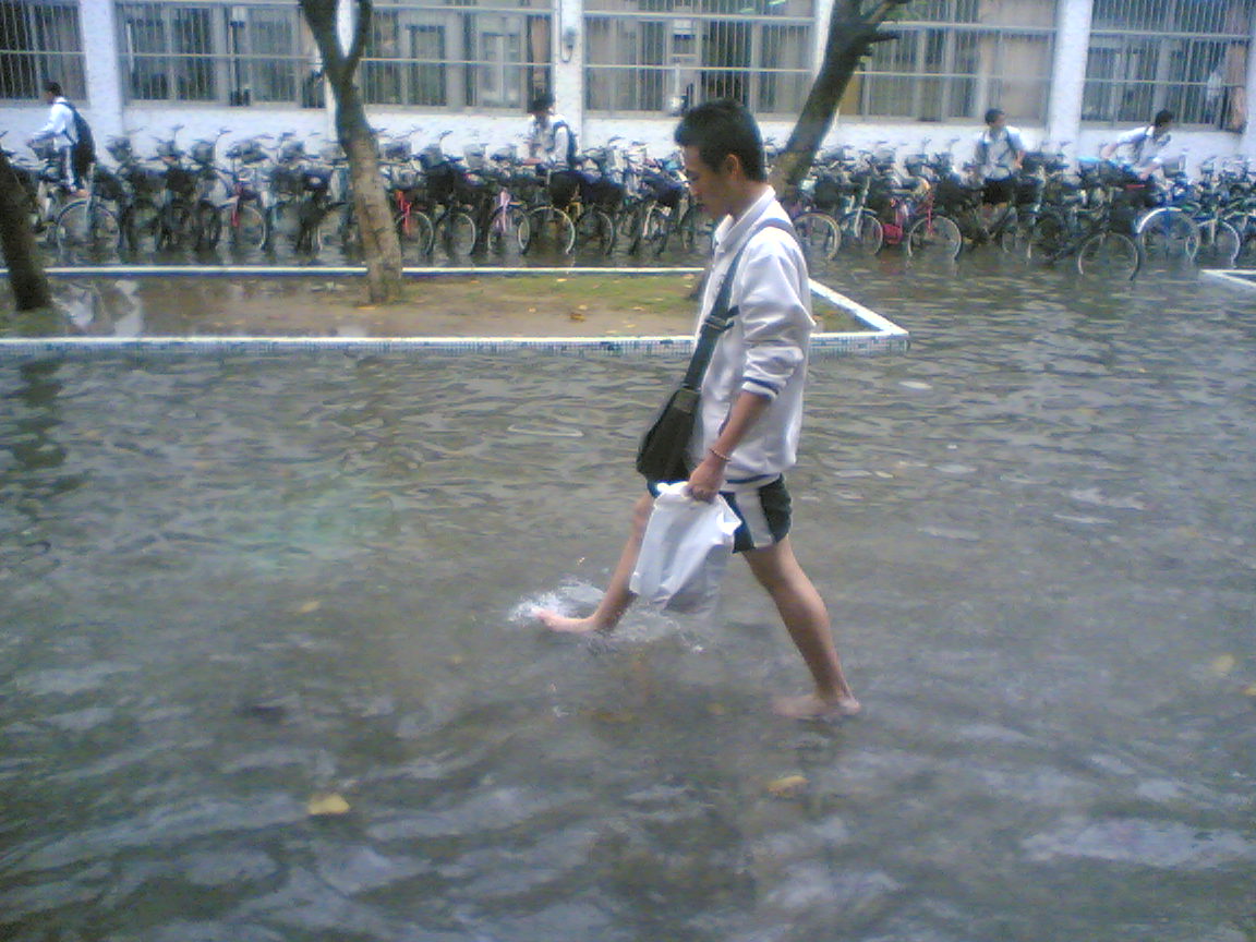 雨的湿润~威尼斯的学校