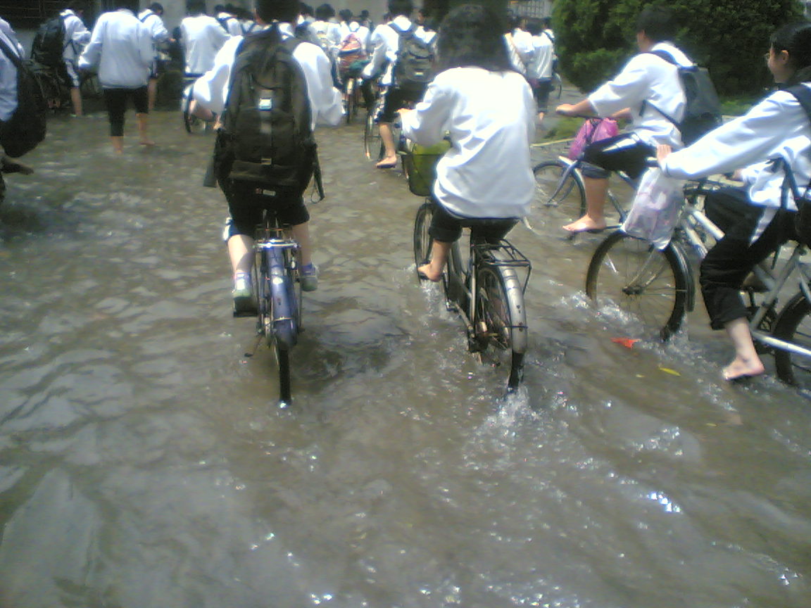 雨的湿润~威尼斯的学校