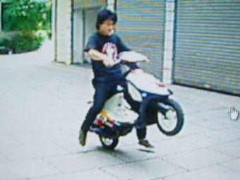 郴州黑蚂蚁--2辆踏板起头视频。。