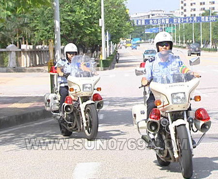 东莞交警的大马力摩托车？？