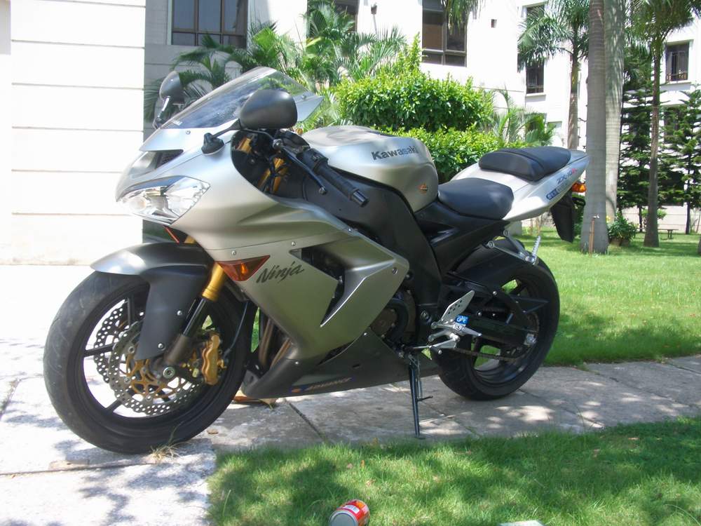 [推荐]重新发贴〖05年ZX-10R〗原板原漆