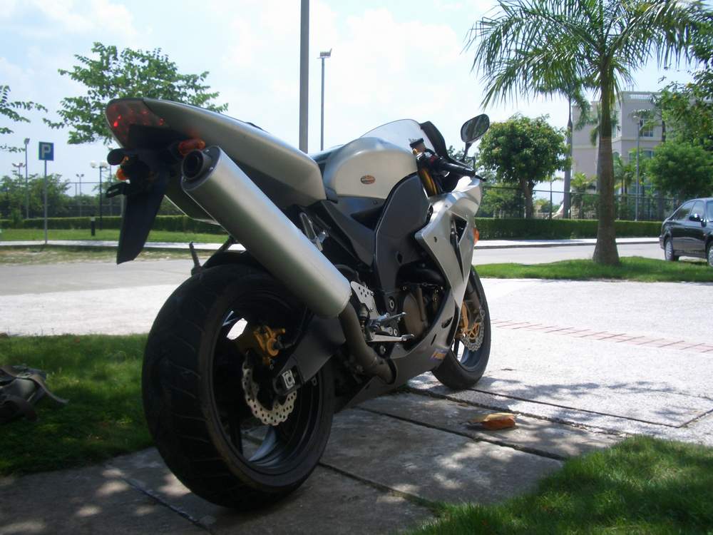 [推荐]重新发贴〖05年ZX-10R〗原板原漆