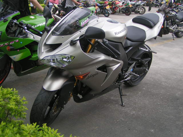 [推荐]重新发贴〖05年ZX-10R〗原板原漆