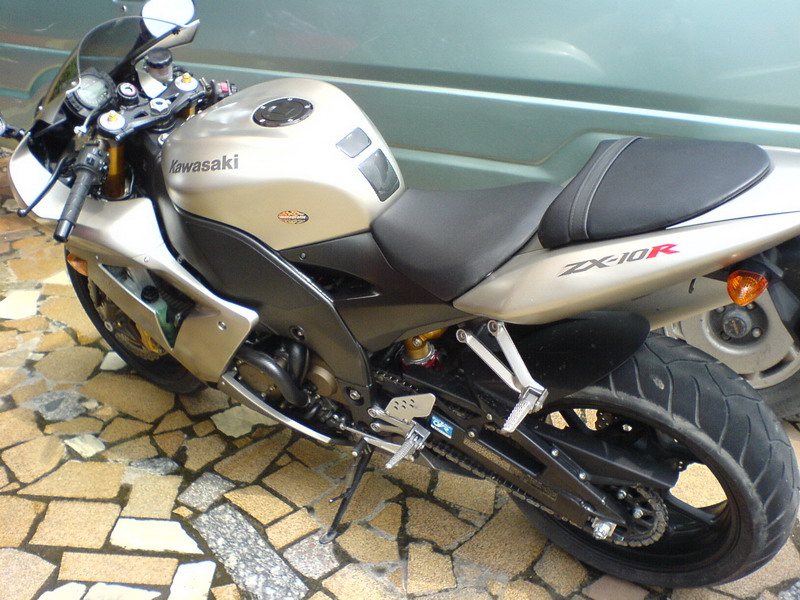 [推荐]重新发贴〖05年ZX-10R〗原板原漆