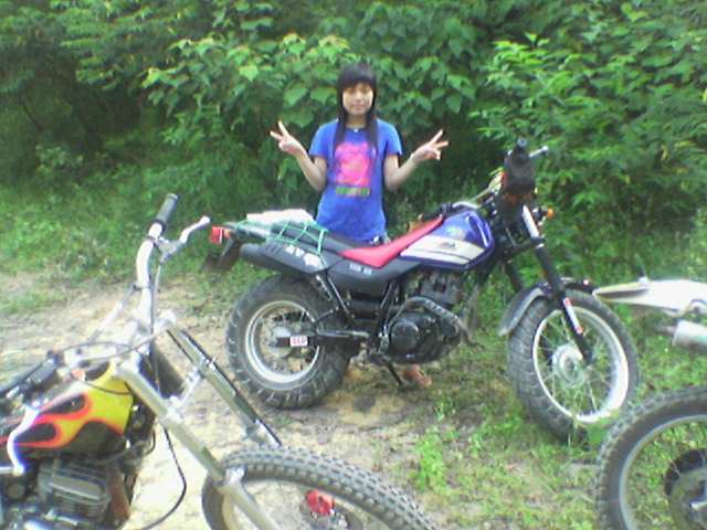 时速200KM__飞鸡上山____@