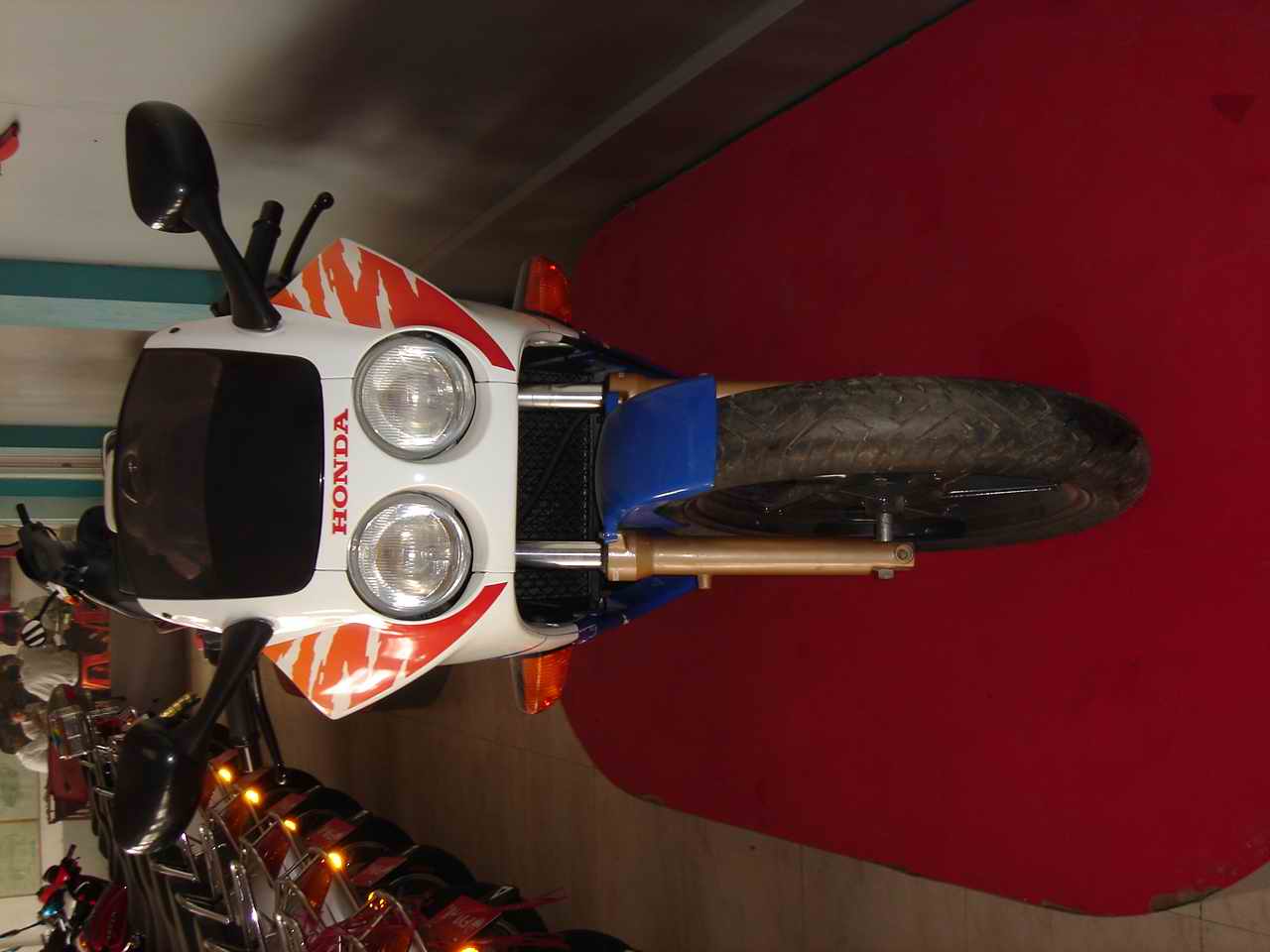 [讨论]CB400和全新NSR125请各位看看这两辆车值多少钱?