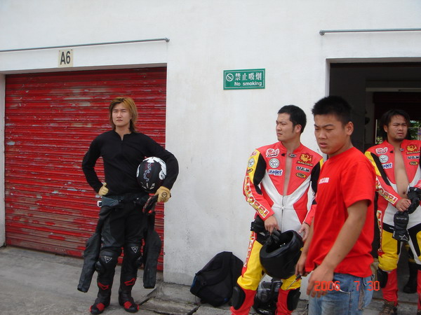 东莞自由人骑士俱乐部周日清远练车