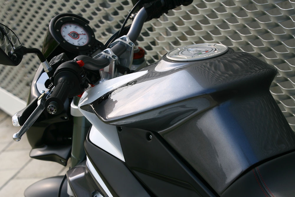 2缸潮流 之: (比摩塔)06  Bimota DB6 Delirio