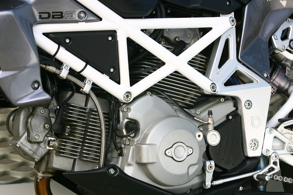 2缸潮流 之: (比摩塔)06  Bimota DB6 Delirio