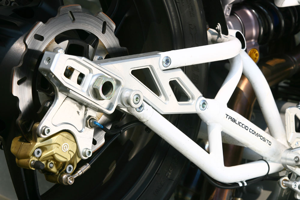 2缸潮流 之: (比摩塔)06  Bimota DB6 Delirio