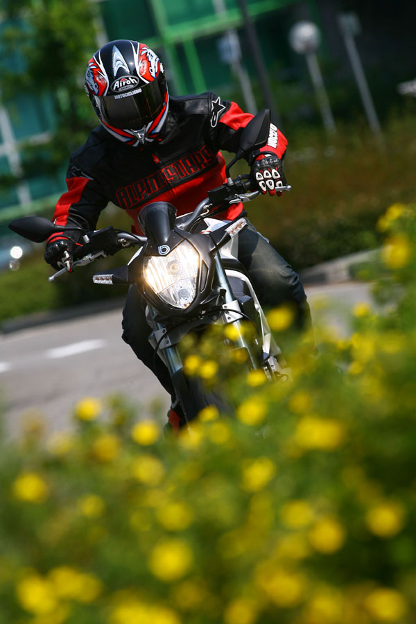 2缸潮流 之: (比摩塔)06  Bimota DB6 Delirio