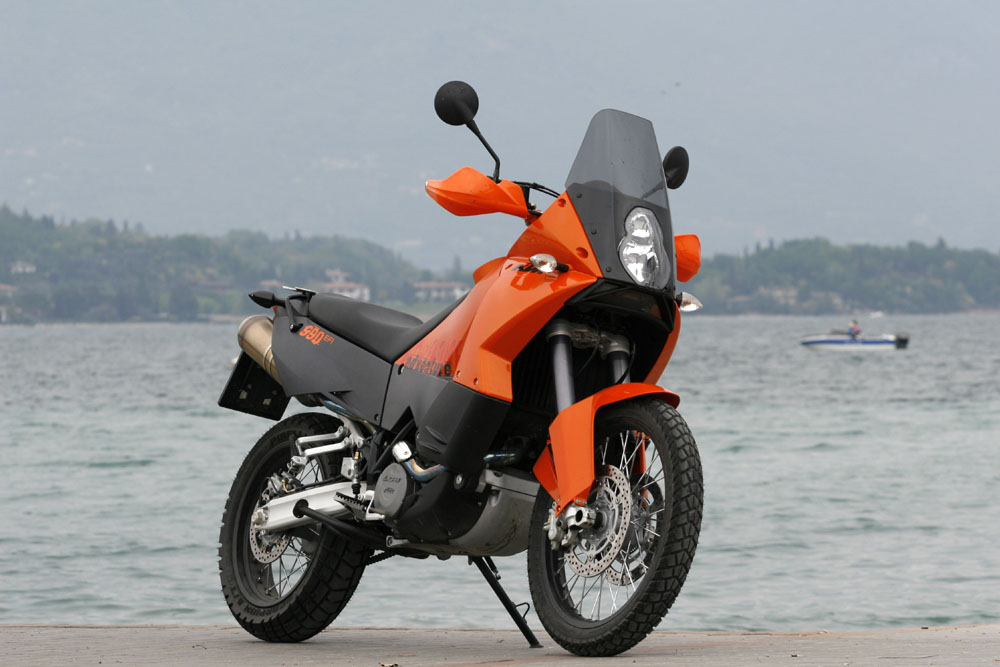 BMW R 1200 GS e KTM 990 Adventure