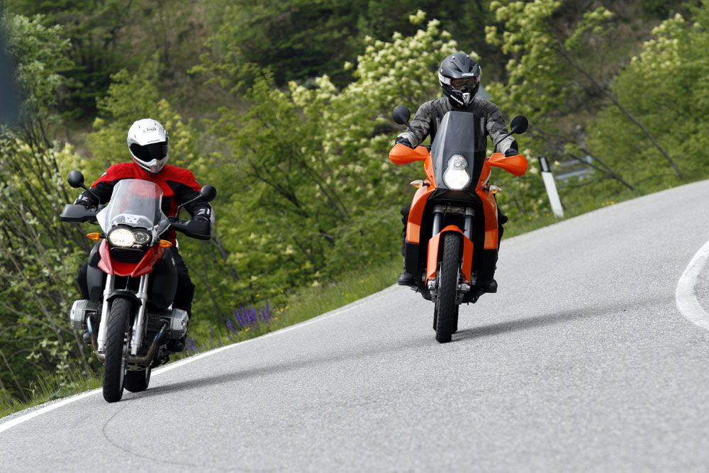 BMW R 1200 GS e KTM 990 Adventure