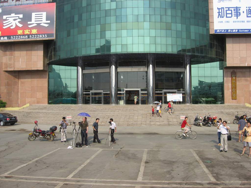 bZn8DEL6.jpg