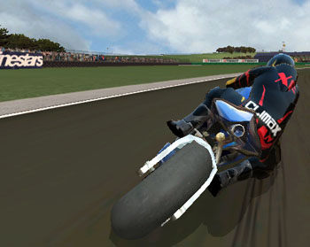 MOTO GP2(世界摩托锦标赛）游戏，有烧胎有抬后轮什么的~