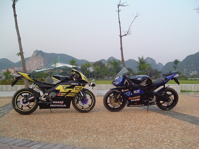 [贴图]CBR22~~~29的改装造型, 改得不怎样也请大家来关注一下!