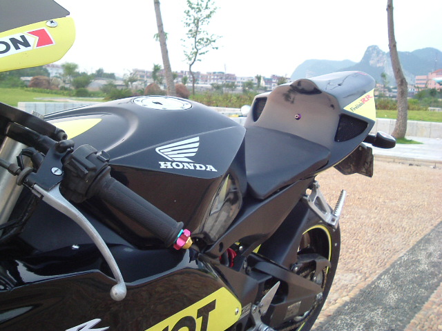 [贴图]CBR22~~~29的改装造型, 改得不怎样也请大家来关注一下!