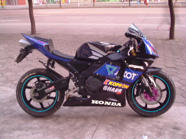[贴图]CBR22~~~29的改装造型, 改得不怎样也请大家来关注一下!