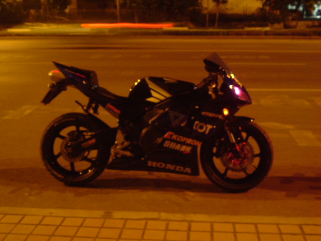 [贴图]CBR22~~~29的改装造型, 改得不怎样也请大家来关注一下!