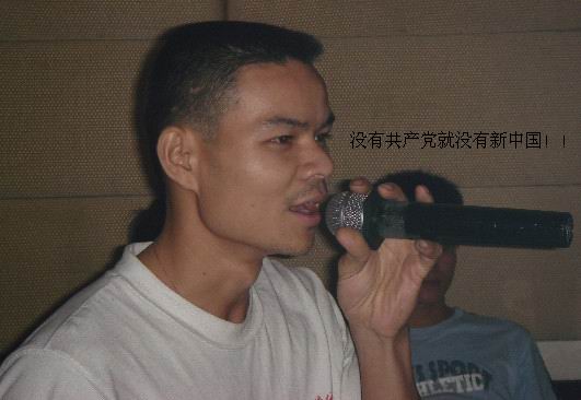 每个星期的一天有去聚会的PP。8月6号晚