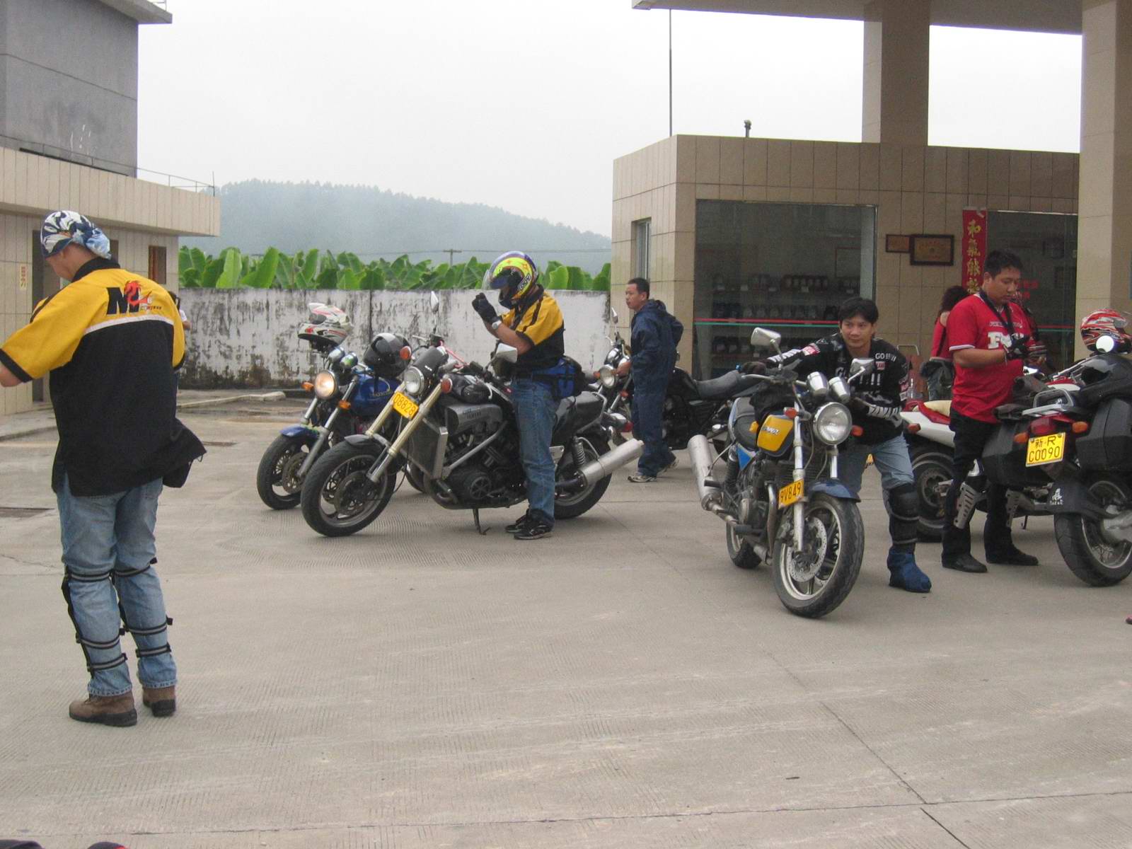 Ｍ２－－２００６．９．９助学活动
