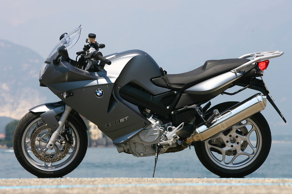 多用途车种:BMW F 800 ST - YAMAHA TDM900A