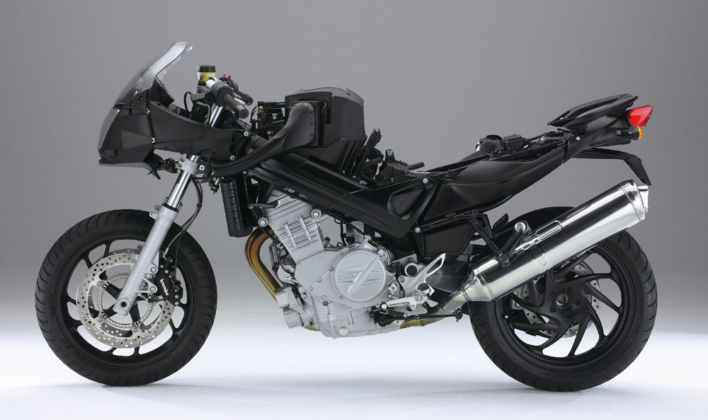 多用途车种:BMW F 800 ST - YAMAHA TDM900A