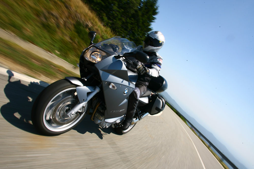 多用途车种:BMW F 800 ST - YAMAHA TDM900A