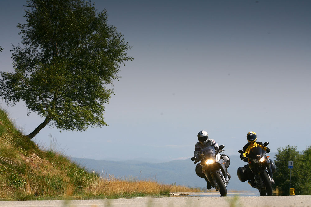多用途车种:BMW F 800 ST - YAMAHA TDM900A